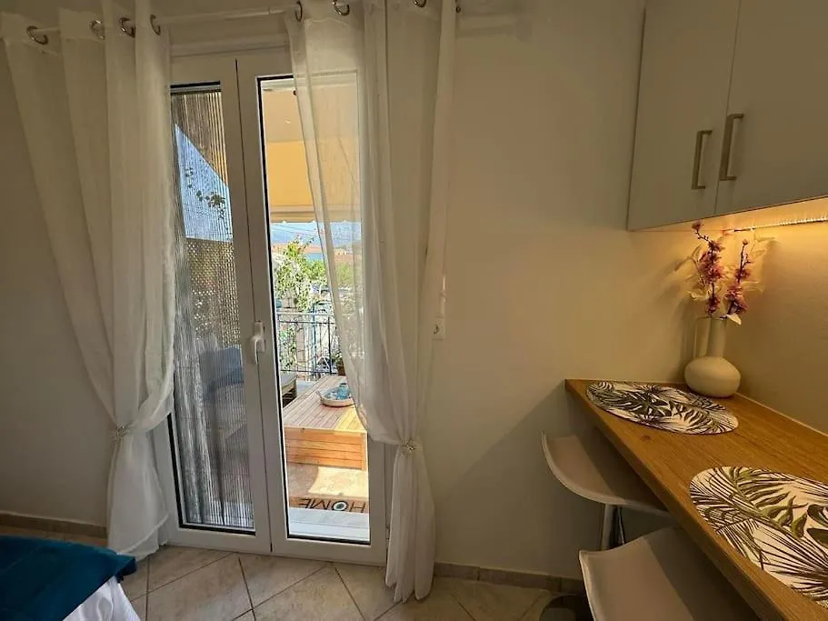 Brand-New Bougainvillea Apartment In Fiskardo