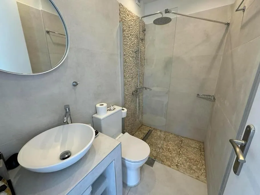 Brand-New Bougainvillea Apartment In Fiskardo